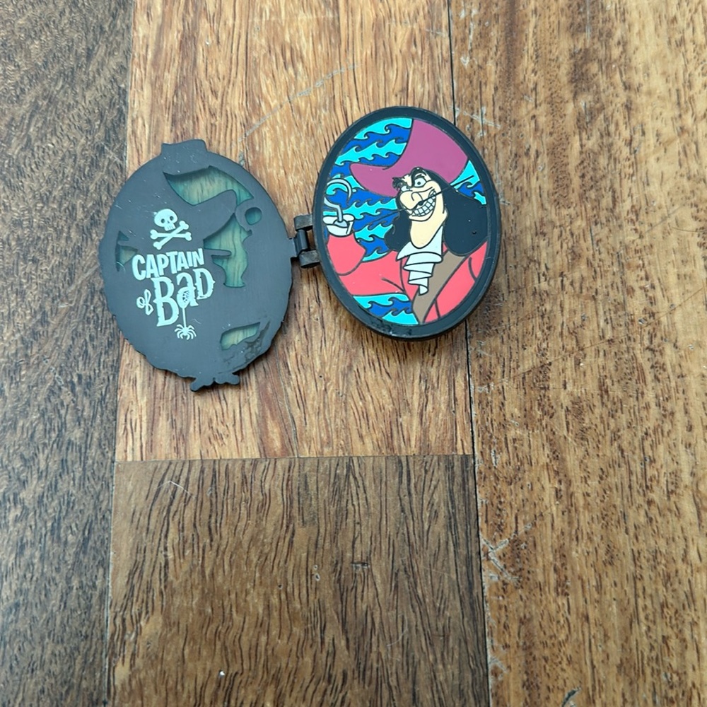 CAPTAIN OF BAD DISNEY PIN RARE!